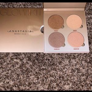 Anastasia glow kit